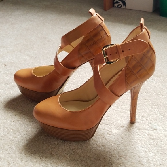 guess high heels